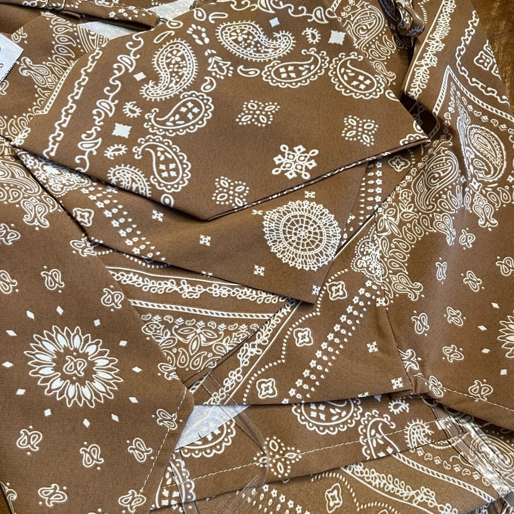 The LAINEY Bandana Top - Picture 4 of 8